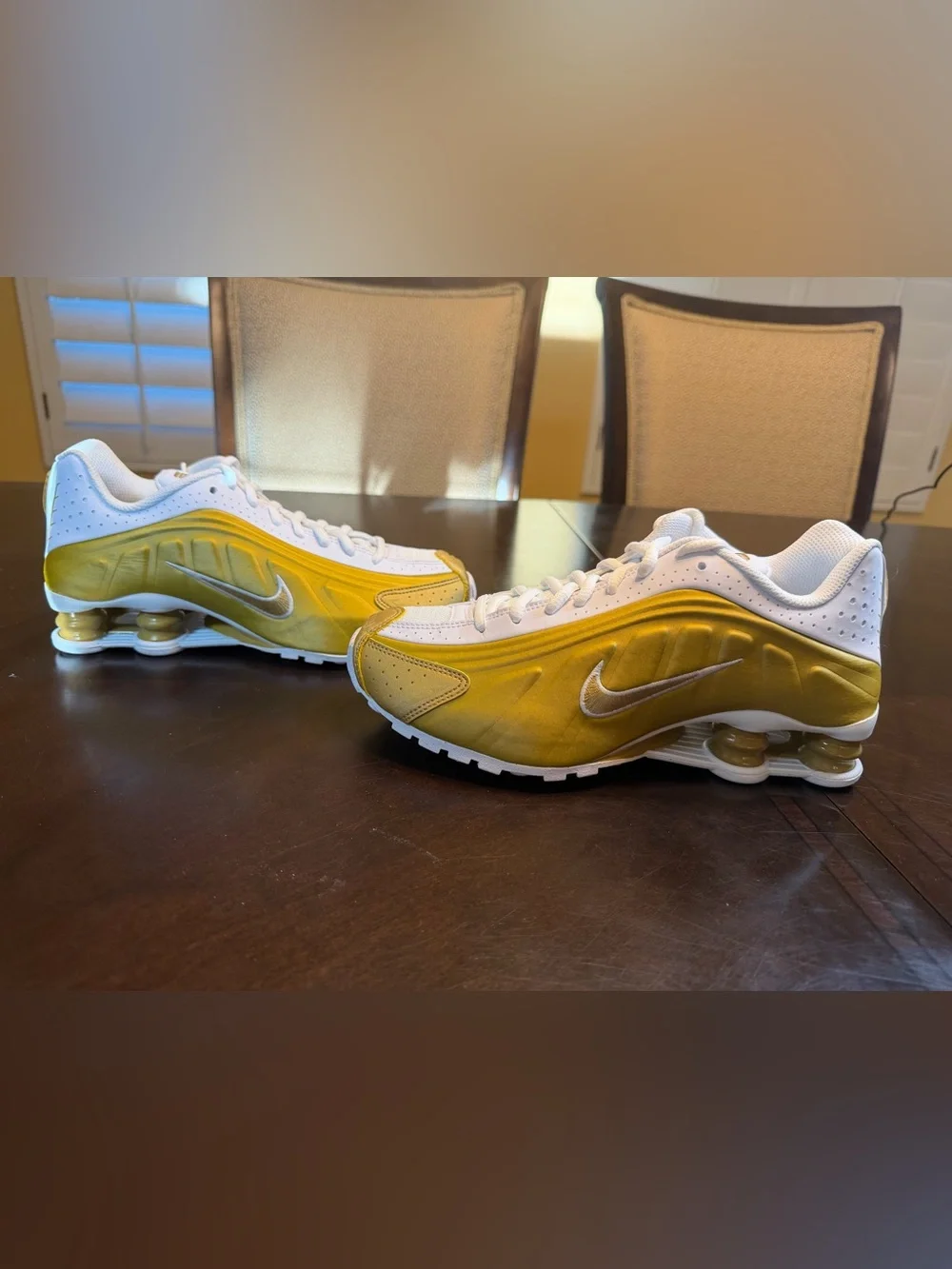 New Nike Shox R4 White Gold Sneaker Shoes Size US 6Y